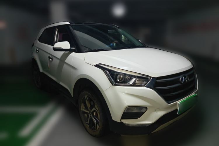 Used Hyundai ix25 2017 1.6L Automatic Smart Version Front Right 45 Deg