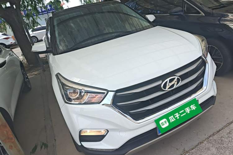 Used Hyundai ix25 2017 1.6L Automatic Smart Version Front Right 45 Deg