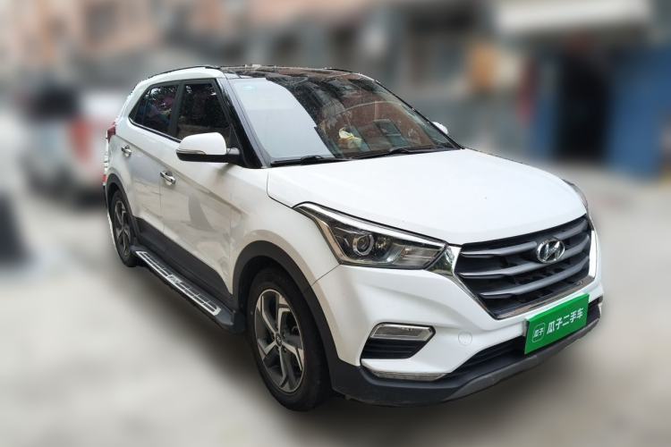 Used Hyundai ix25 2017 1.6L Automatic Smart Version Front Right 45 Deg