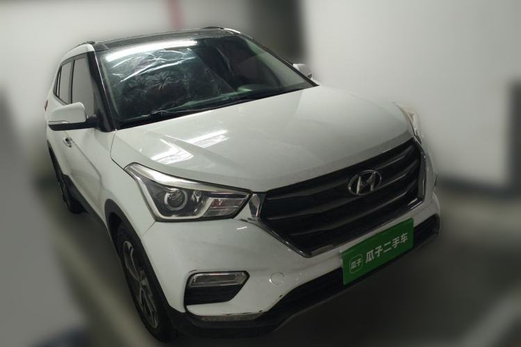 Used Hyundai ix25 2017 1.6L Automatic Smart Version Front Right 45 Deg
