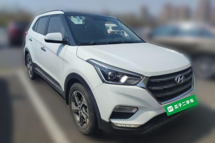 Used Hyundai ix25 2017 1.6L Automatic Smart Version Front Right 45 Deg