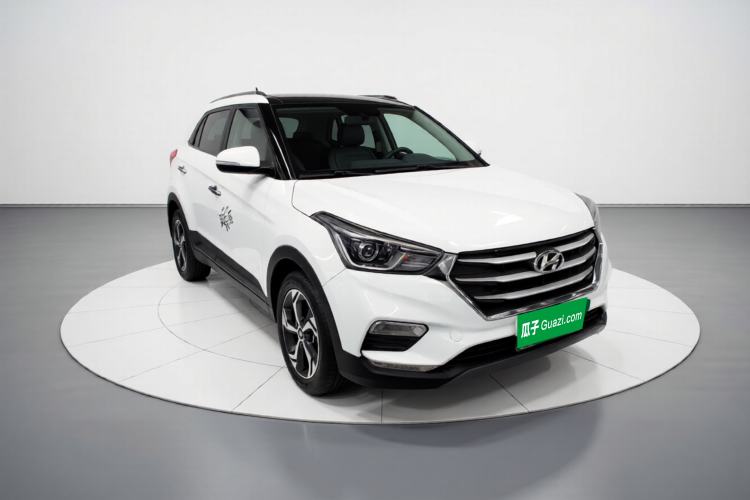 Used Hyundai ix25 2017 1.6L Automatic Smart Version Front Right 45 Deg