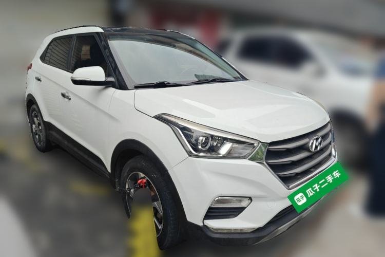 Used Hyundai ix25 2017 1.6L Automatic Smart Version Front Right 45 Deg