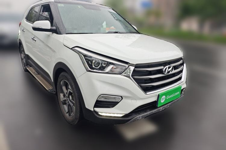 Used Hyundai ix25 2017 1.6L Automatic Smart Version Front Right 45 Deg