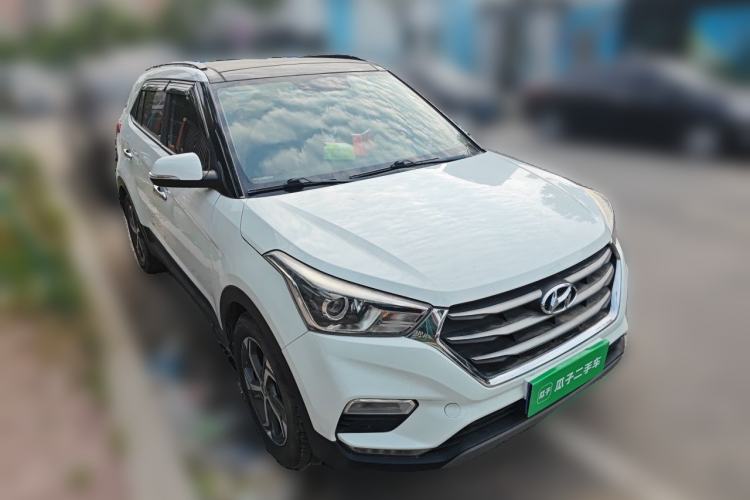 Used Hyundai ix25 2017 1.6L Automatic Smart Version Front Right 45 Deg