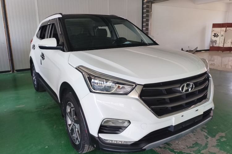 Used Hyundai ix25 2017 1.6L Automatic Smart Version Front Right 45 Deg