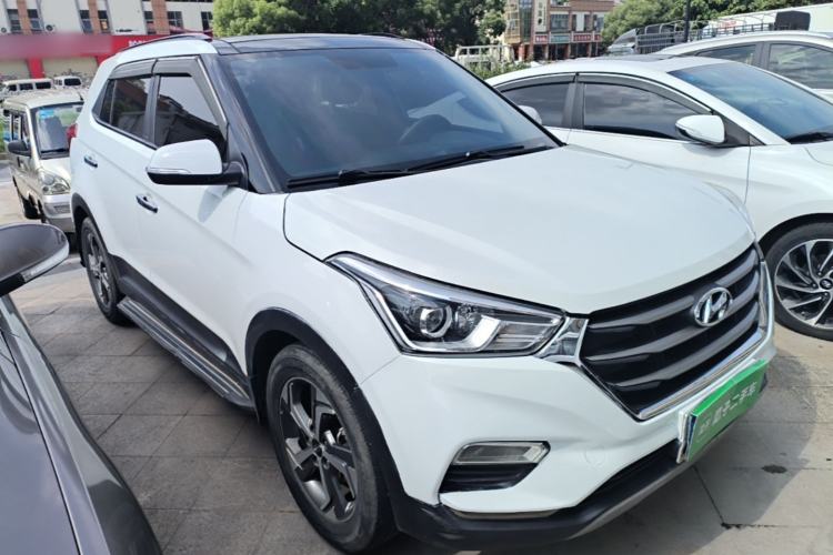 Used Hyundai ix25 2017 1.6L Automatic Smart Version Front Right 45 Deg