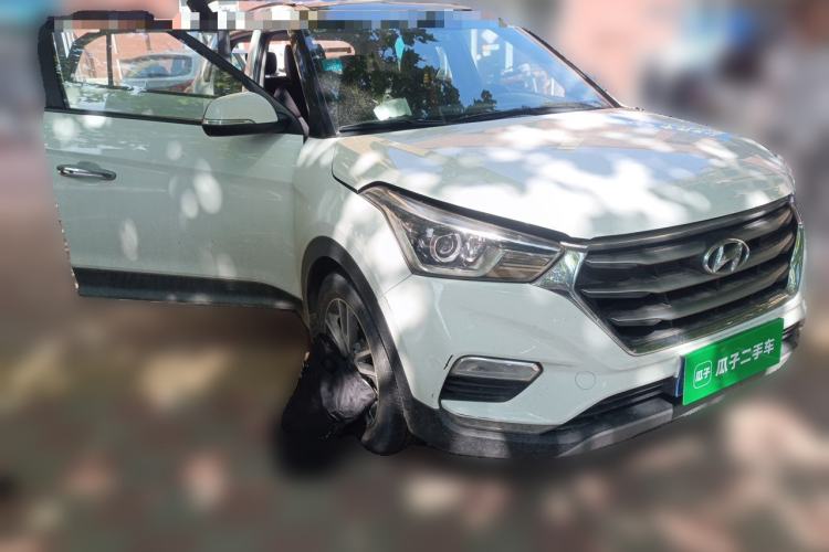 Used Hyundai ix25 2017 1.4T Automatic Smart Version Front Right 45 Deg