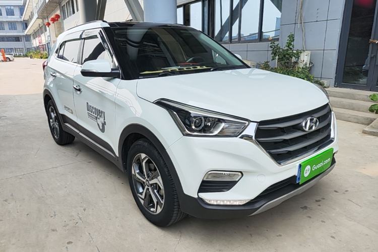 Used Hyundai ix25 2017 1.6L Automatic Smart Version Front Right 45 Deg