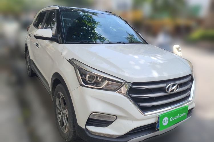 Used Hyundai ix25 2017 1.6L Automatic Smart Version Front Right 45 Deg
