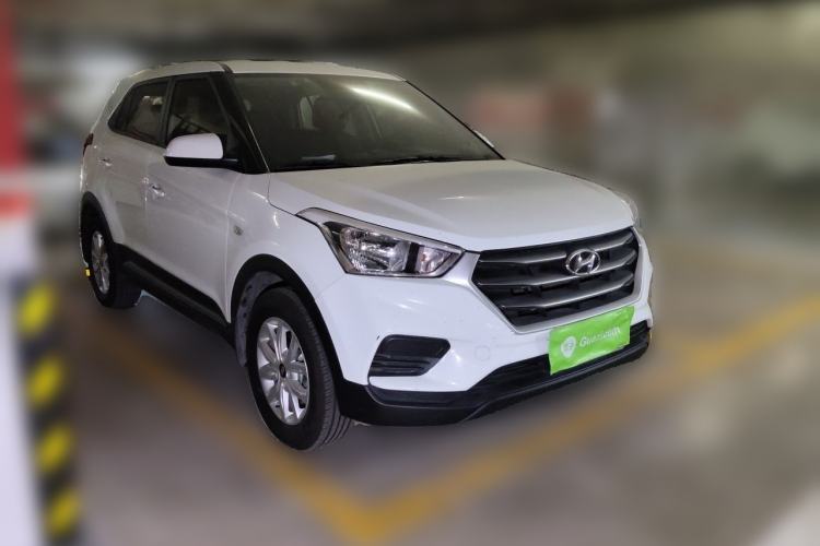 Used Hyundai ix25 2017 1.6L Manual Fashion Model Front Right 45 Deg