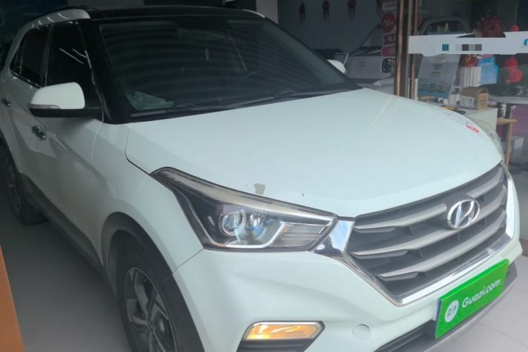 Used Hyundai ix25 2017 1.6L Automatic Smart Version Front Right 45 Deg