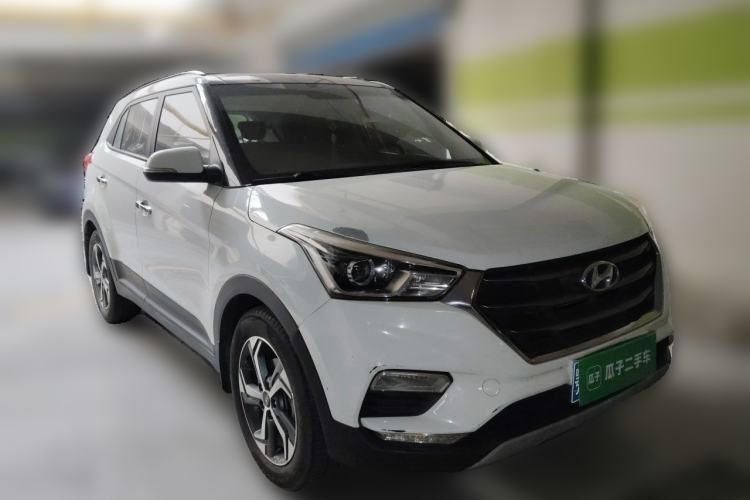 Used Hyundai ix25 2017 1.6L Automatic Smart Version Front Right 45 Deg