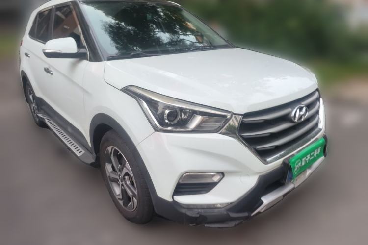 Used Hyundai ix25 2017 1.6L Automatic Smart Version Front Right 45 Deg