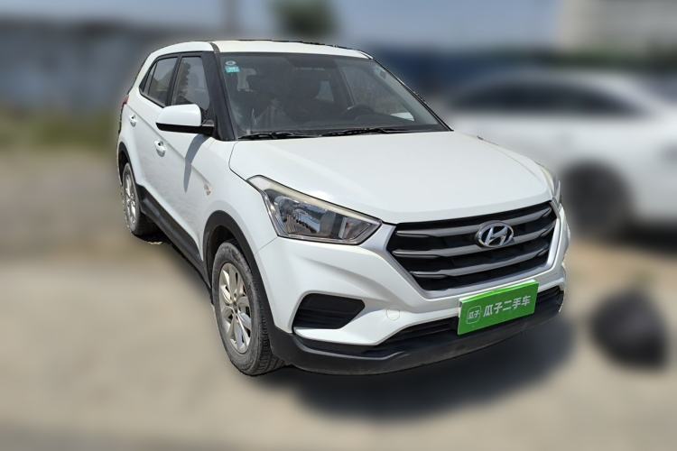 Used Hyundai ix25 2017 1.6L Manual Fashion Model Front Right 45 Deg