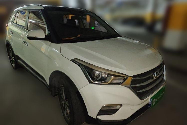 Used Hyundai ix25 2017 1.4T Automatic Smart Version Front Right 45 Deg