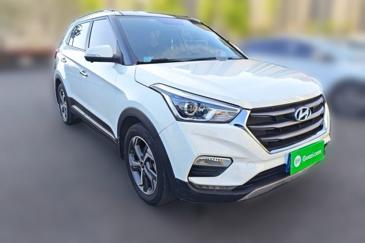 Used Hyundai ix25 2017 1.6L Automatic Smart Version Front Right 45 Deg