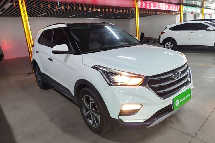Used Hyundai ix25 2017 1.6L Automatic Smart Version Front Right 45 Deg