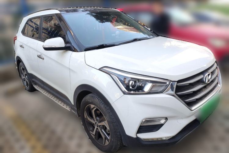 Used Hyundai ix25 2017 1.6L Automatic Smart Version Front Right 45 Deg