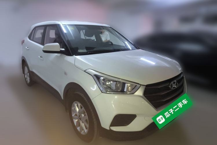 Used Hyundai ix25 2017 1.6L Manual Fashion Model Front Right 45 Deg