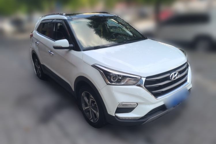 Used Hyundai ix25 2017 1.6L Automatic Smart Version Front Right 45 Deg