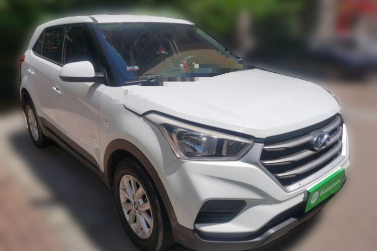 Used Hyundai ix25 2017 1.6L Manual Fashion Model Front Right 45 Deg