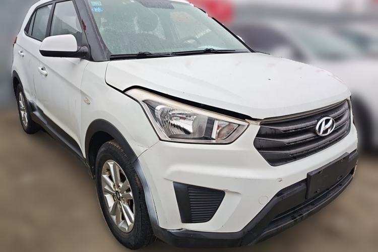 Used Hyundai ix25 2017 1.6L Manual Fashion Model Front Right 45 Deg