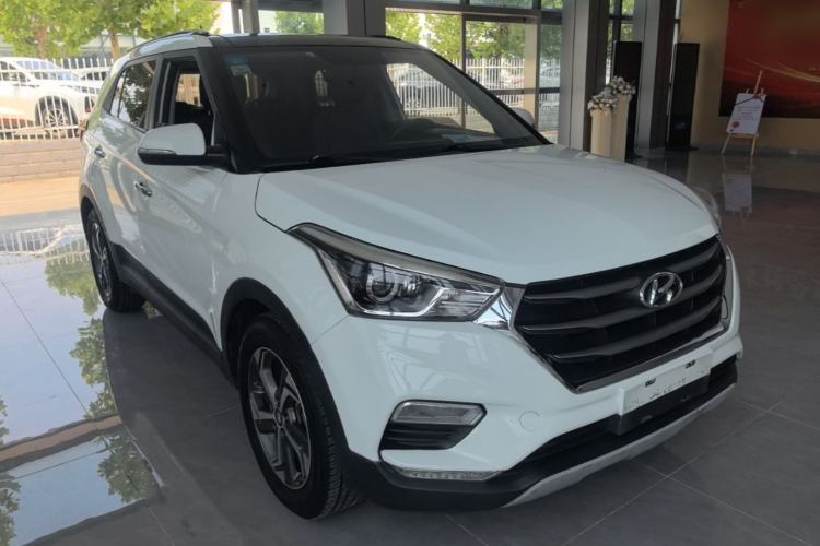 Used Hyundai ix25 2017 1.6L Automatic Smart Version Front Right 45 Deg