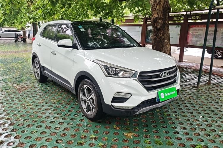 Used Hyundai ix25 2017 1.6L Automatic Smart Version Front Right 45 Deg