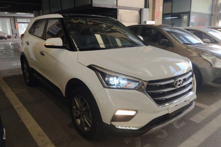 Used Hyundai ix25 2017 1.4T Automatic Smart Version Front Right 45 Deg