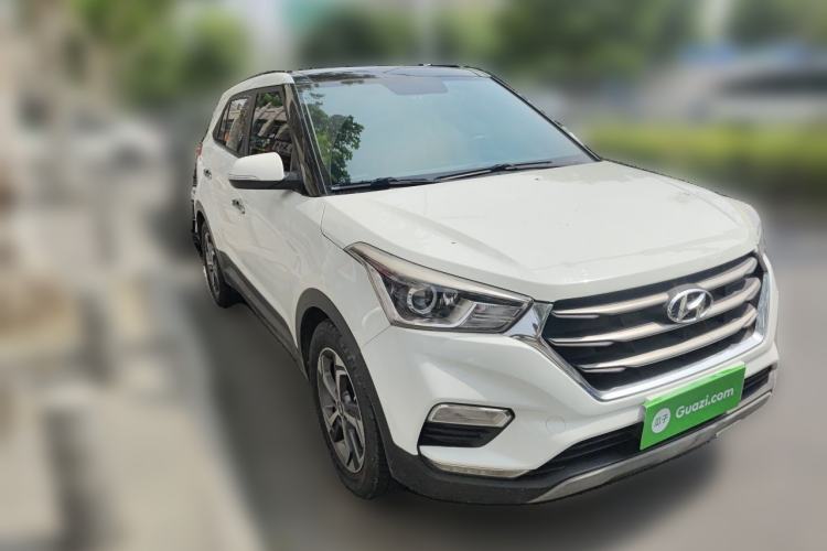 Used Hyundai ix25 2017 1.6L Automatic Smart Version Front Right 45 Deg