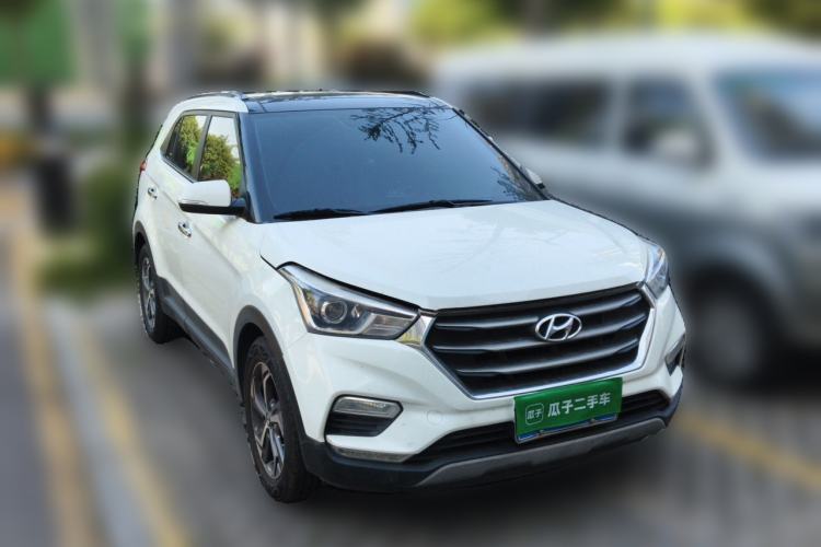 Used Hyundai ix25 2017 1.6L Automatic Smart Version Front Right 45 Deg