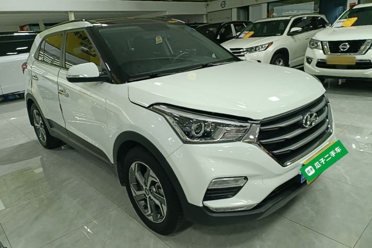 Used Hyundai ix25 2017 1.6L Automatic Smart Version Front Right 45 Deg