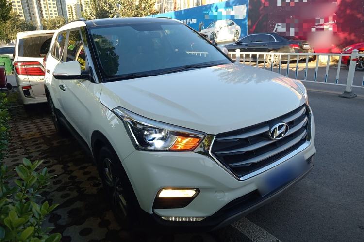 Used Hyundai ix25 2017 1.4T Automatic Smart Version Front Right 45 Deg