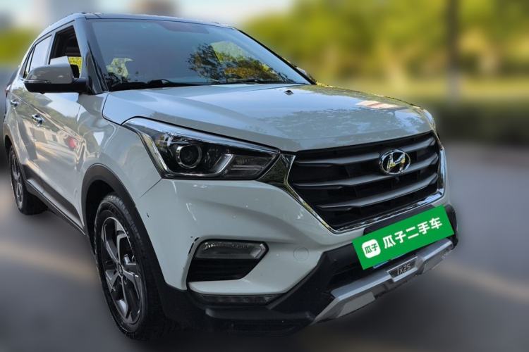 Used Hyundai ix25 2017 1.6L Automatic Smart Version Front Right 45 Deg