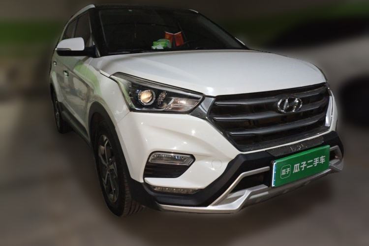 Used Hyundai ix25 2017 1.6L Automatic Smart Version Front Right 45 Deg