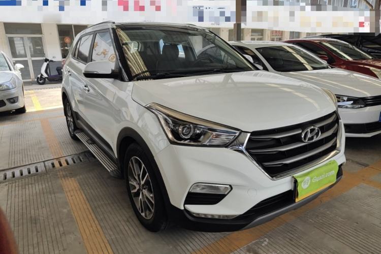 Used Hyundai ix25 2017 1.4T Automatic Smart Version Front Right 45 Deg