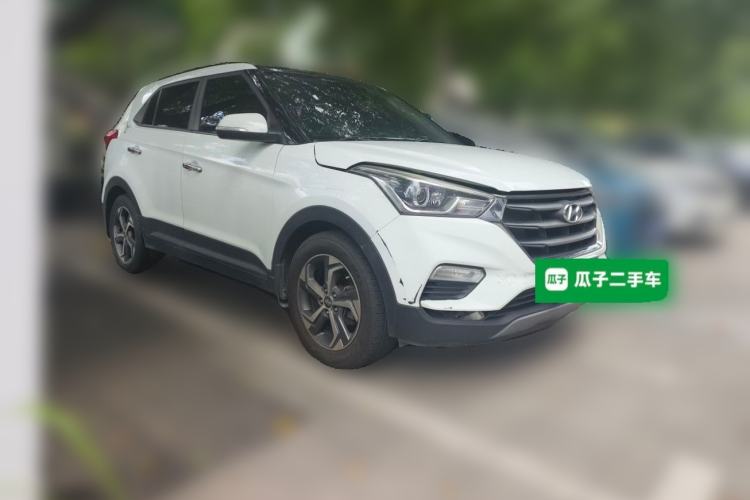 Used Hyundai ix25 2017 1.6L Automatic Smart Version Front Right 45 Deg