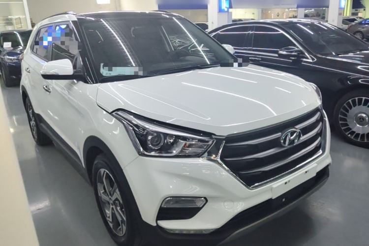 Used Hyundai ix25 2017 1.6L Automatic Smart Version Front Right 45 Deg