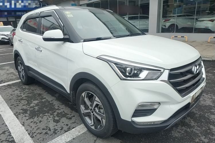 Used Hyundai ix25 2017 1.6L Automatic Smart Version Front Right 45 Deg