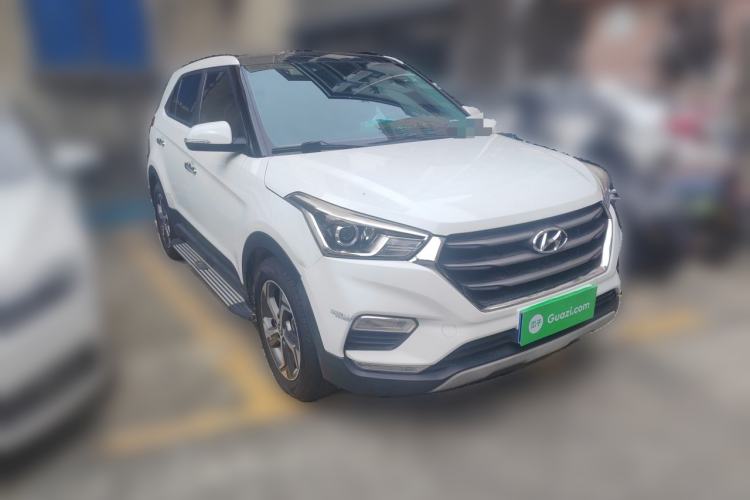 Used Hyundai ix25 2017 1.6L Automatic Smart Version Front Right 45 Deg