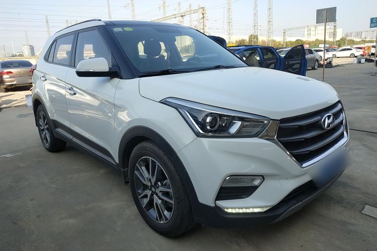 Used Hyundai ix25 2017 1.4T Automatic Smart Version Front Right 45 Deg