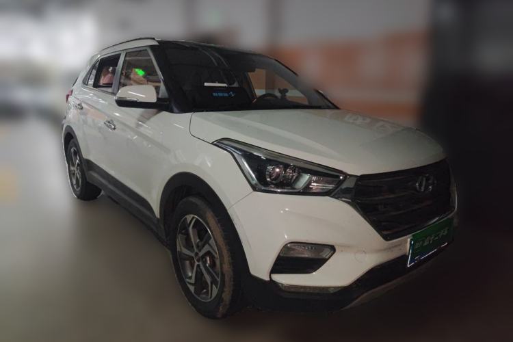 Used Hyundai ix25 2017 1.6L Automatic Smart Version Front Right 45 Deg