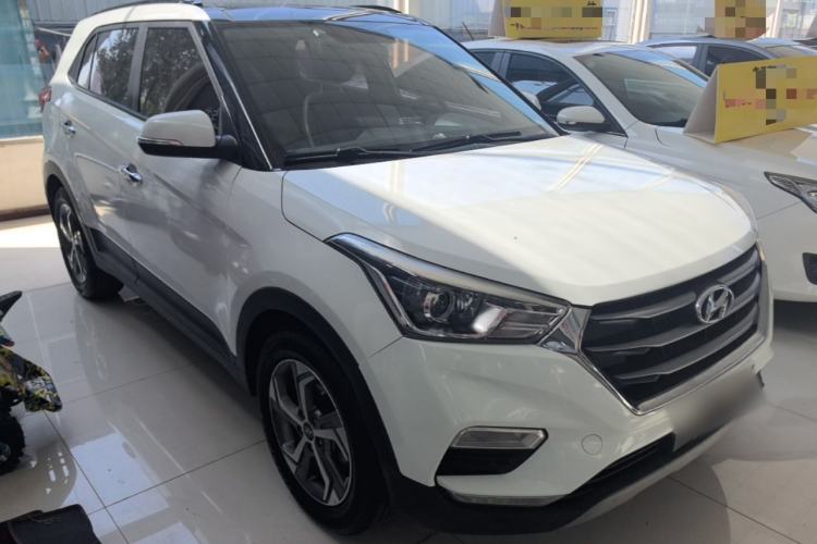 Used Hyundai ix25 2017 1.6L Automatic Smart Version Front Right 45 Deg
