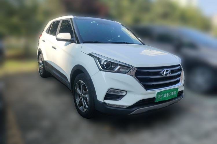 Used Hyundai ix25 2017 1.6L Automatic Smart Version Front Right 45 Deg