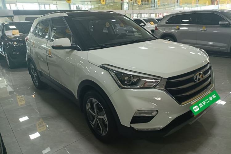 Used Hyundai ix25 2017 1.6L Automatic Smart Version Front Right 45 Deg