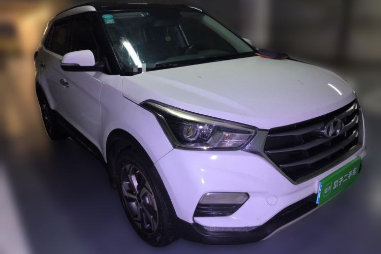 Used Hyundai ix25 2017 1.6L Automatic Smart Version Front Right 45 Deg