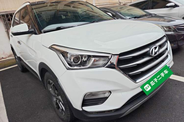 Used Hyundai ix25 2017 1.6L Automatic Smart Version Front Right 45 Deg