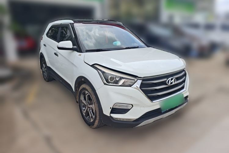 Used Hyundai ix25 2017 1.6L Automatic Smart Version Front Right 45 Deg