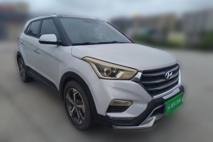 Used Hyundai ix25 2017 1.6L Automatic Smart Version Front Right 45 Deg